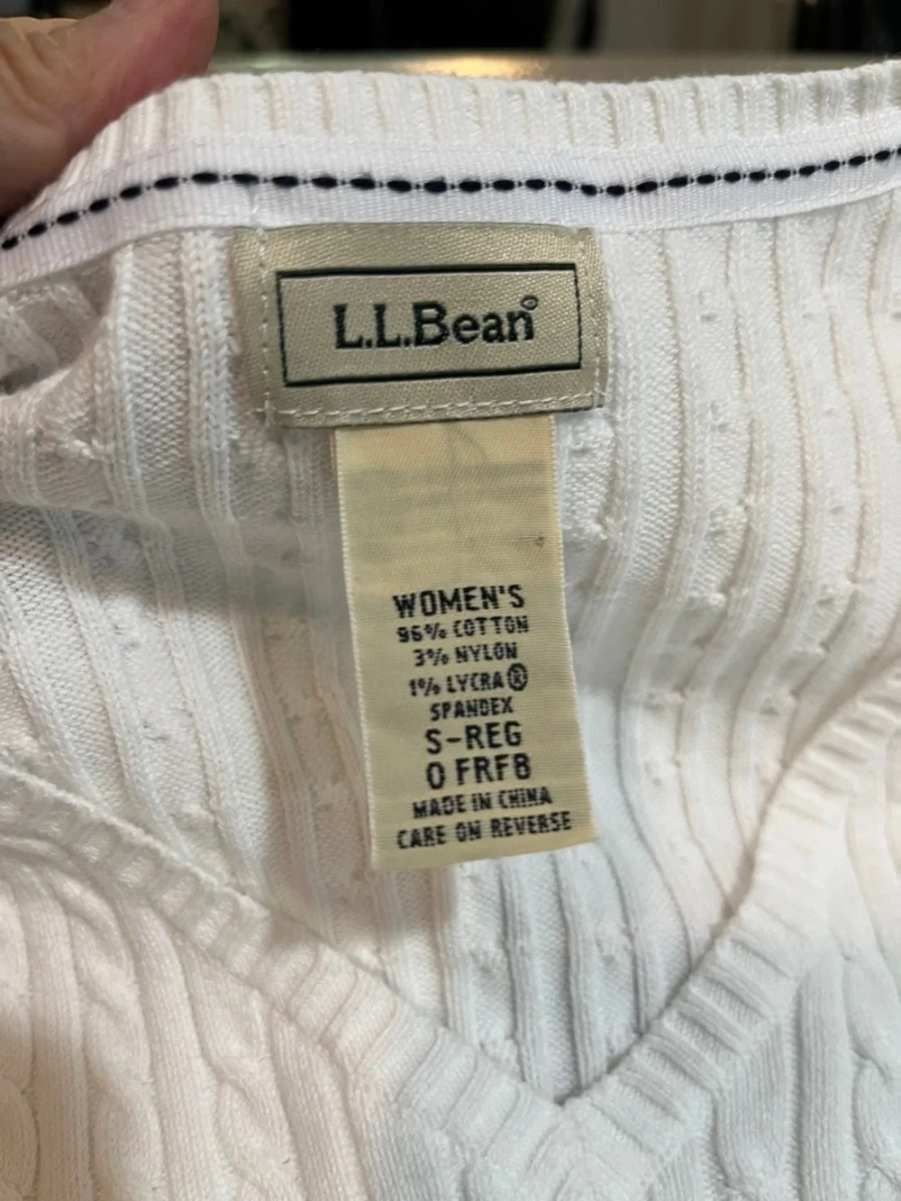 LL BEAN LIGHTWEIGHT THREE QUARTER SLEEVE CABLE KNIT V NECK SWEATER WHITE SIZE S